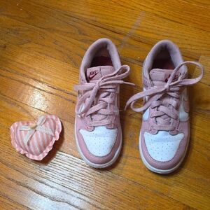 Nike Dunk Low Size 2Y Light Pink & White